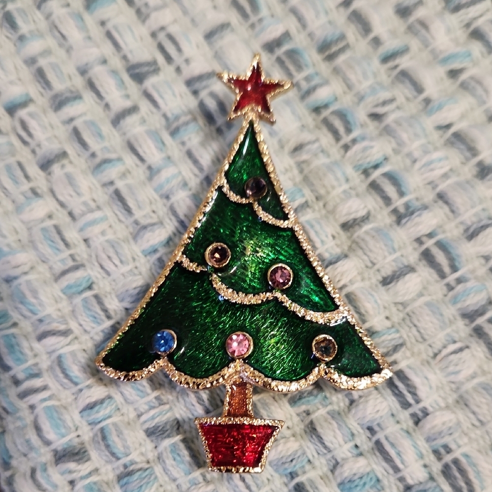 Beatrix Christmas Tree Brooch